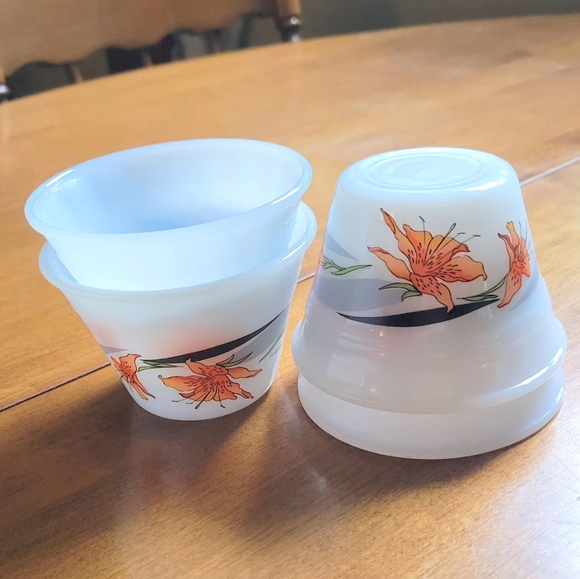 Vintage Milk Glass Custard Cups - Picture 2 of 4